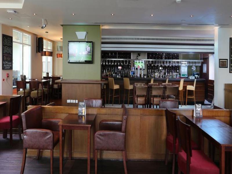 Premier Inn Dubai International Airport Esterno foto